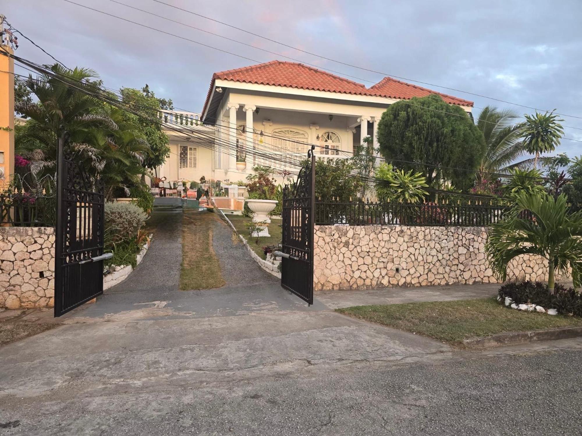 Paradise Palms Jamaica Vacation Rental مونتيغو باي المظهر الخارجي الصورة